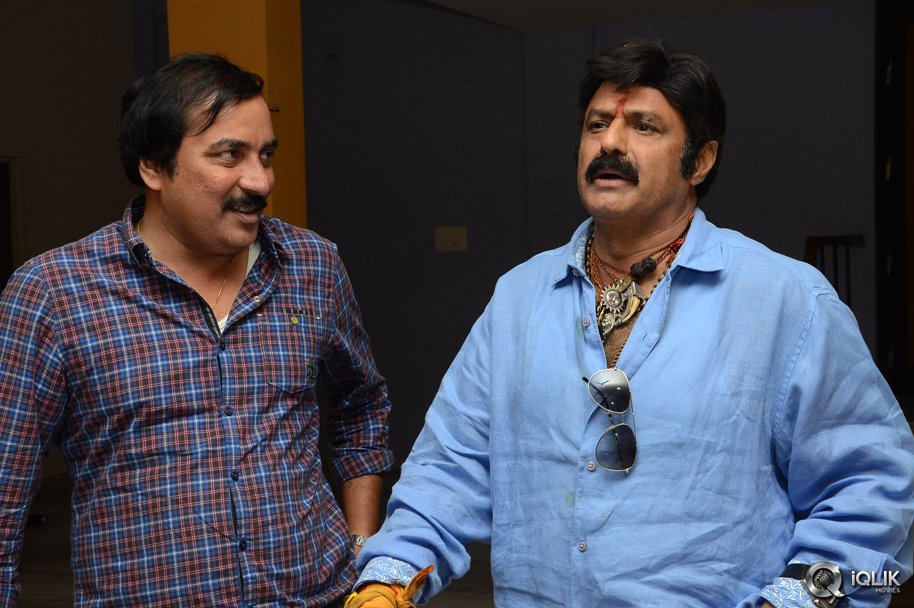 Balakrishna-Watched-Krishna-Gadi-Veera-Prema-Gaadha